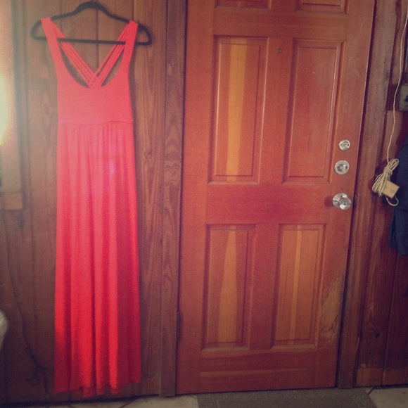 Criss cross back Calvin Cline maxi dress!!