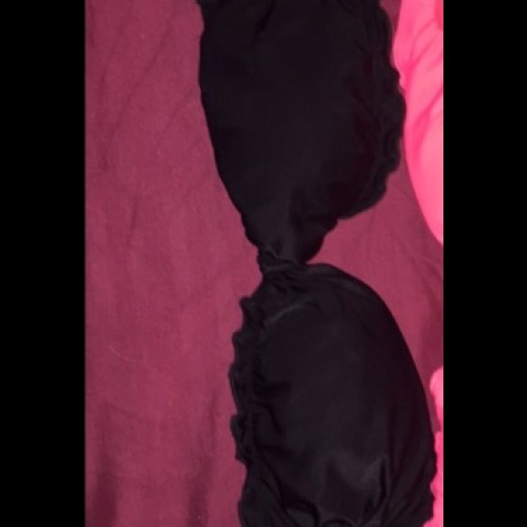 Black bikini top for @rileywilliamson