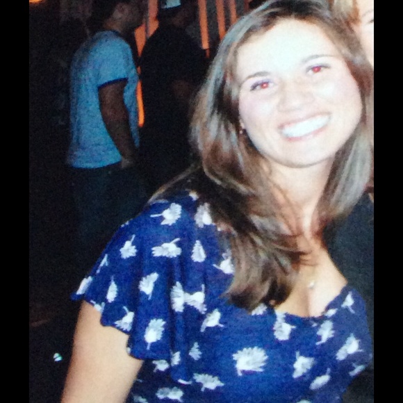 💕Pretty Top💕 - Picture 3 of 3