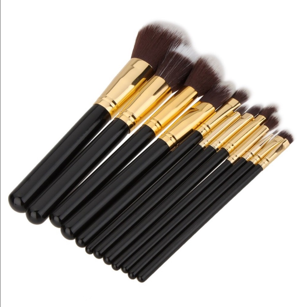 Makeup brushes