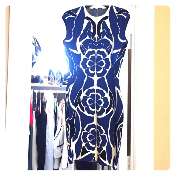 ALEXANDER MQUEEN 2015 collection Blue spring dress