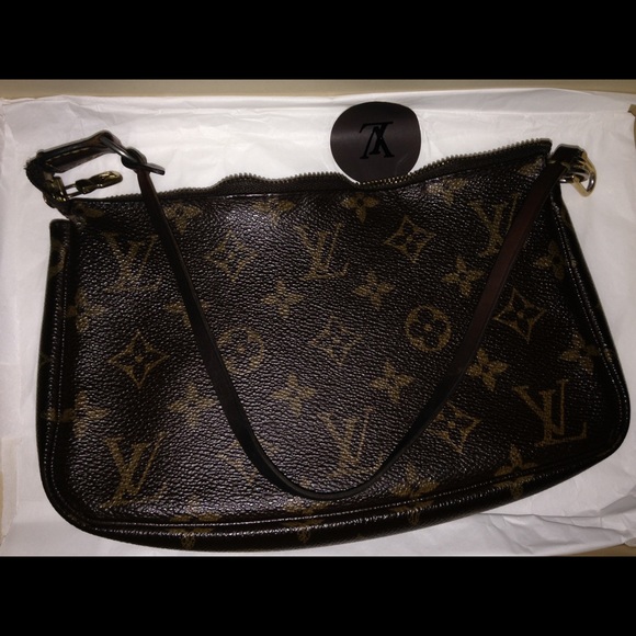 SOLD!!  Authentic Louis Vuitton pochette. - Picture 2 of 4