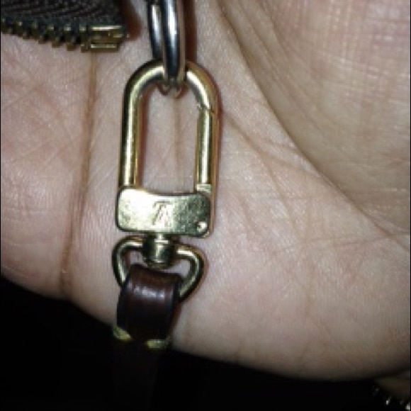 SOLD!!  Authentic Louis Vuitton pochette. - Picture 4 of 4