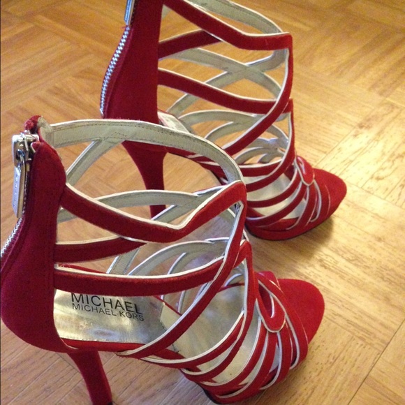 Michael Kors - Picture 3 of 3