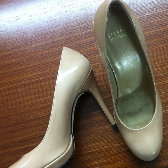 Stuart Weitzman nude pumps