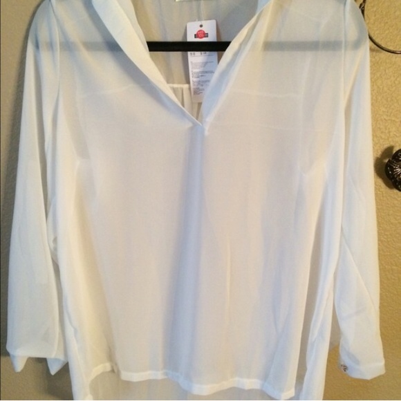 White top - Picture 2 of 2