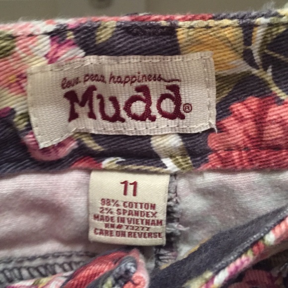 Floral shorts - Picture 3 of 3