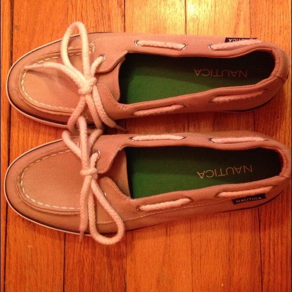 Tan Nautica Boat Shoes (Size 6)