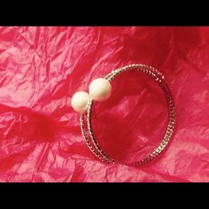 Bangle bracelet