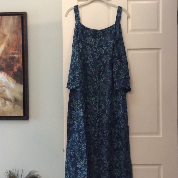 Don't let this one get away!  Cute maxi dress!!!!