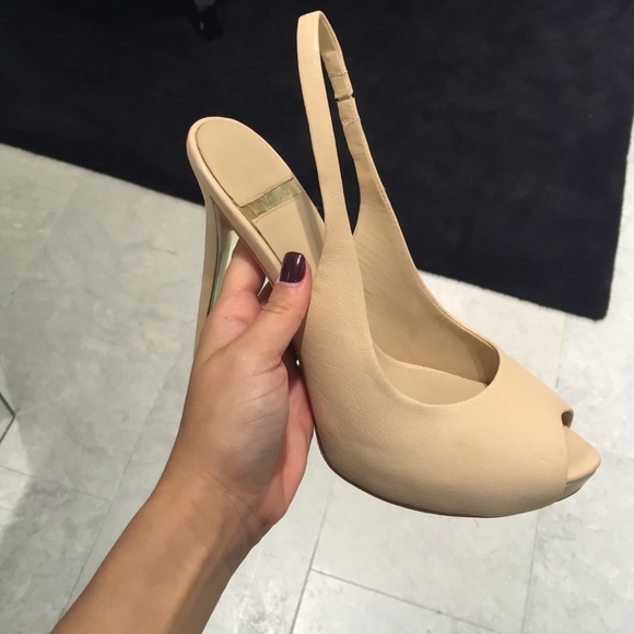 Marciano Pumps