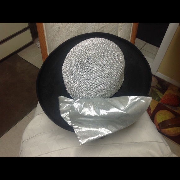 Hat - Picture 1 of 4