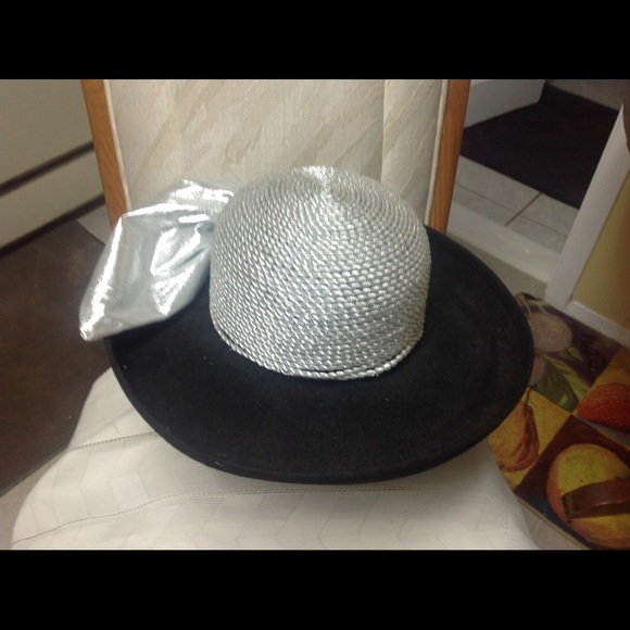 Hat - Picture 3 of 4