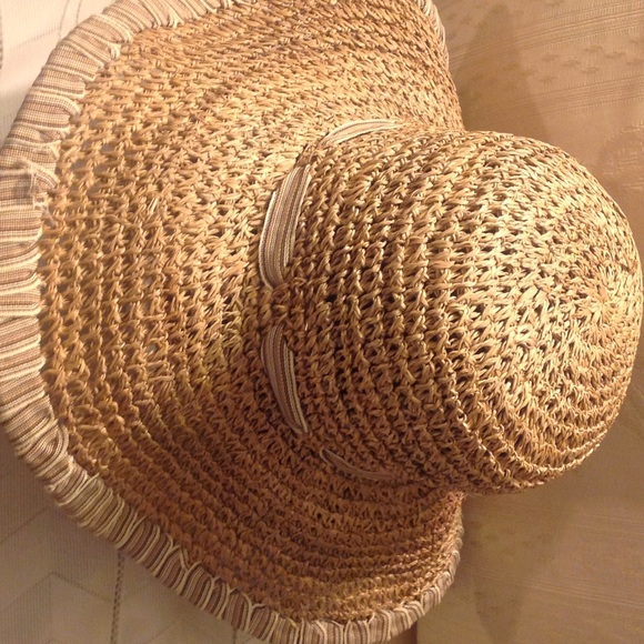 Straw hat - Picture 2 of 4