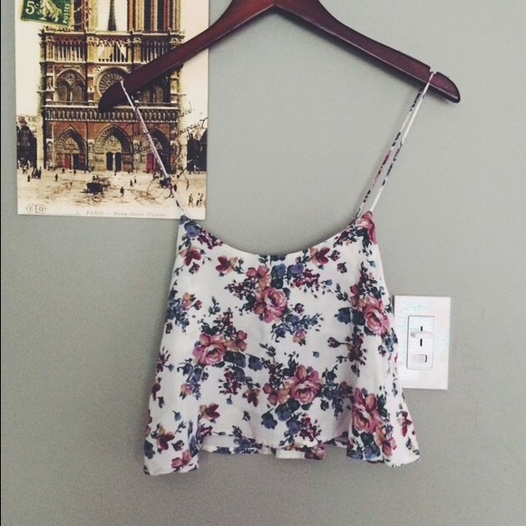 ❌SOLD❌ Brandy Melville floral tank