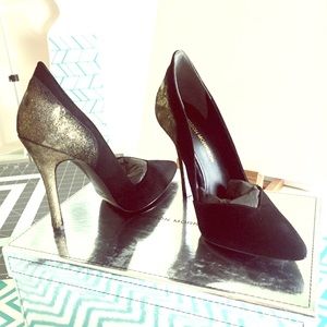 Sigerson Morrison Marjorie black gold pumps