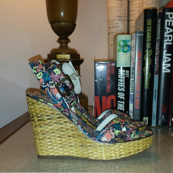 SOLD! Marc Jacobs floral and wicker wedges - Picture 2 of 4