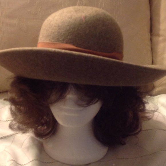 Hat - Picture 2 of 4