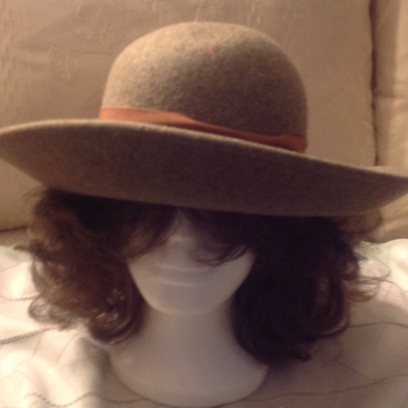 Hat - Picture 3 of 4