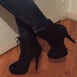 Black forever21 laced up shoes