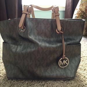Michael Kors Jet Set Logo Tote Metallic Grey