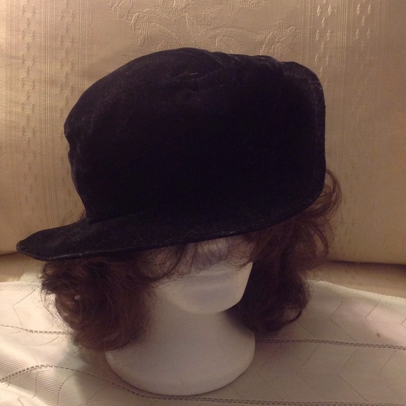 Hat - Picture 3 of 4