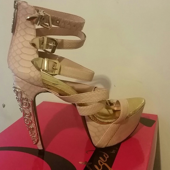 Privileged High Heels - Picture 3 of 3