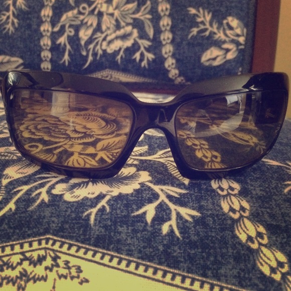 chanel black sunglasses