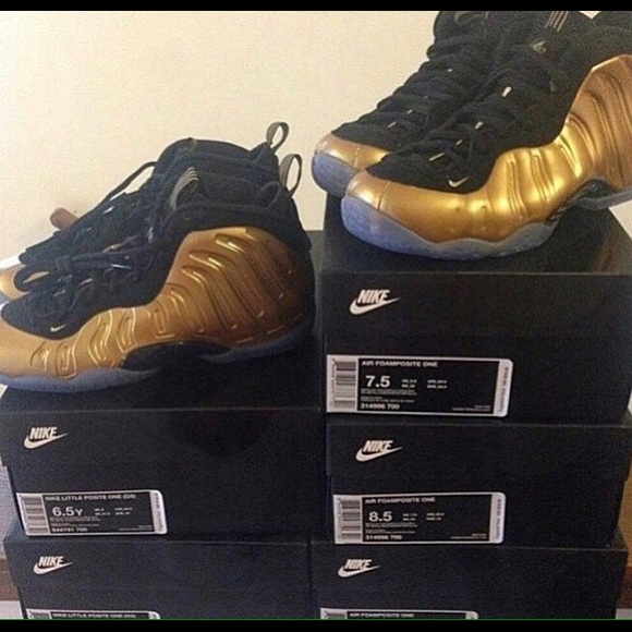 Nike gold foams - Picture 3 of 4