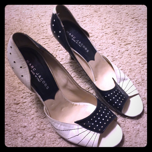 Marc Jacobs (Made in Italy) Vintage Look Pumps