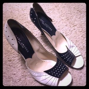 Marc Jacobs (Made in Italy) Vintage Look Pumps