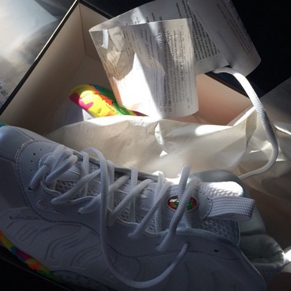 Nike fruity pebbles foams - Picture 2 of 4