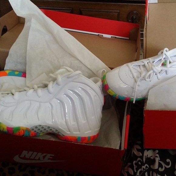 Nike fruity pebbles foams - Picture 3 of 4