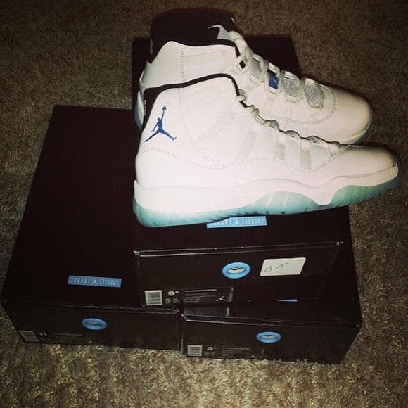 Jordan 11"s - Picture 2 of 4