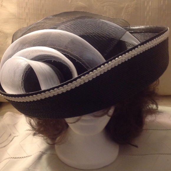 Hat - Picture 2 of 4