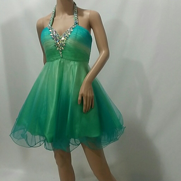 Prom dress - Picture 1 of 2