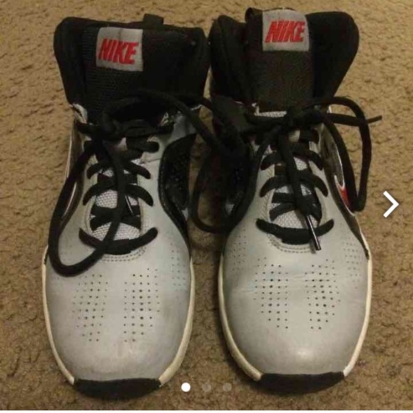 Kids Nikes - Picture 1 of 3