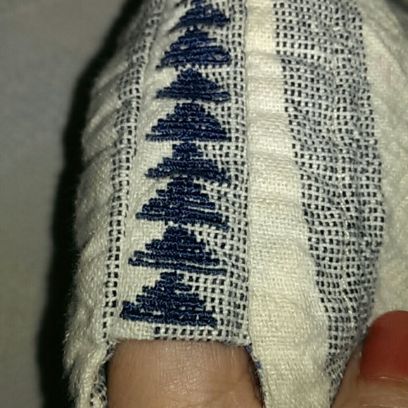 Shorts - Picture 2 of 4