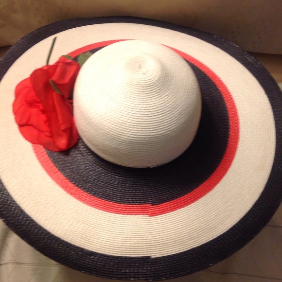 Hat - Picture 2 of 4