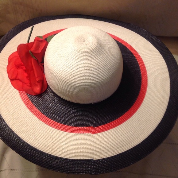 Hat - Picture 3 of 4