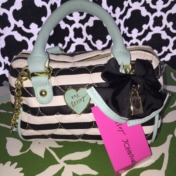 🎀SOLD🎀 Betsey Johnson mini barrel xbody handbag