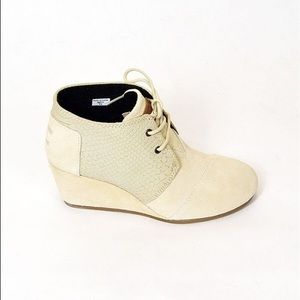 Toms Desert Wedge Cream Suede Snake