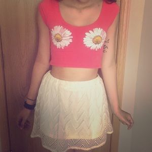 .99 SHIPPING TODAY 💥💥 Sunflower crop top