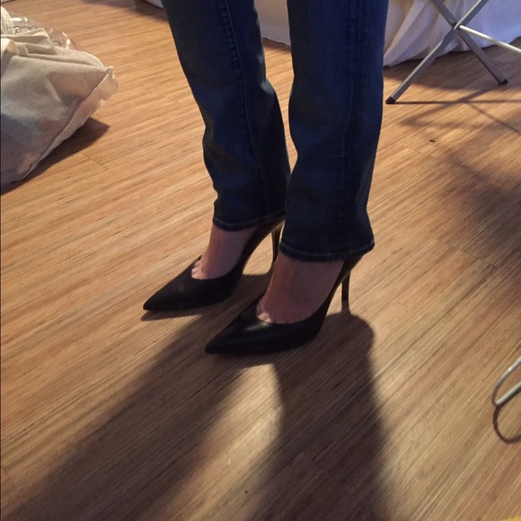 Nine West black pointed toe heels