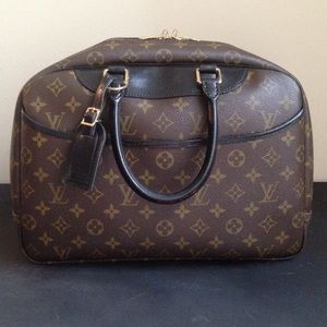 ❌SOLD❌Auth Louis Vuitton Custom Monogram Deauville