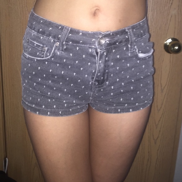 Cross shorts