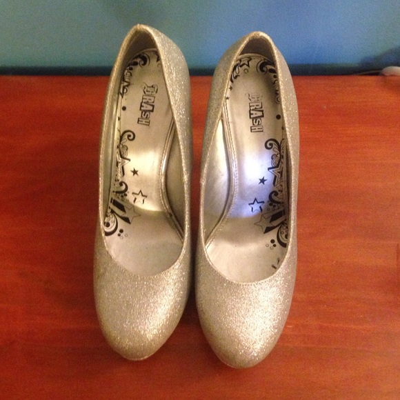 Silver Sparkly Pumps Heels - Picture 2 of 3