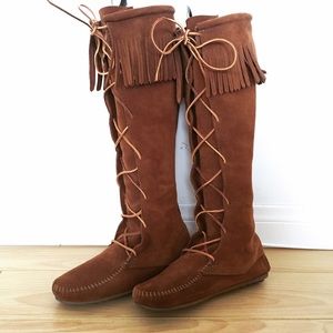 Minnetonka Lace Up Suede Boot