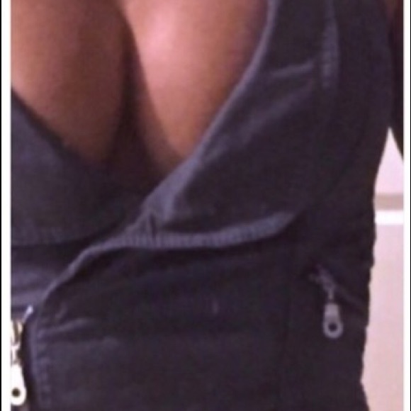 Cute little vest xs