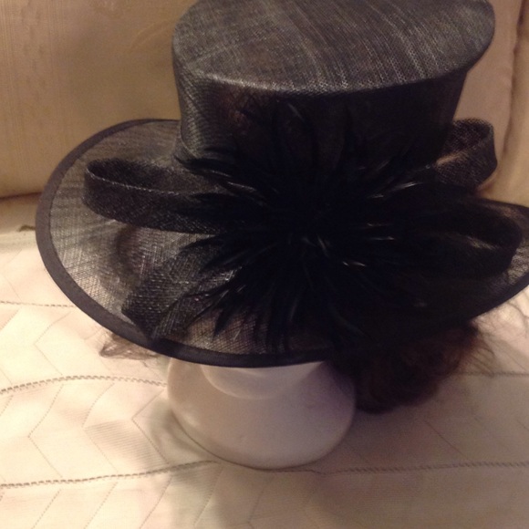 Hat - Picture 2 of 4